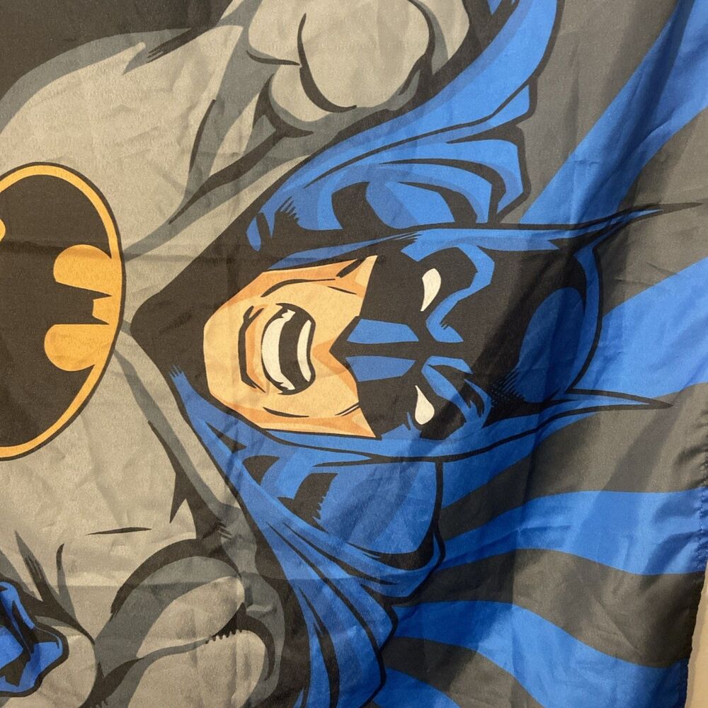 Six Flags Exclusive 43" x 28" Batman Flag Banner Wall Decor w/ 2 Eye Hooks Hoops